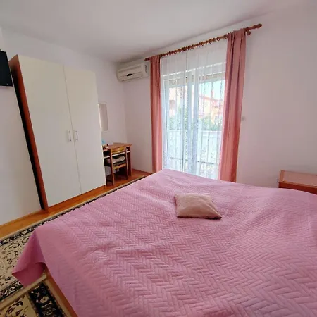 Josip Oda ve Kahvaltı 4*