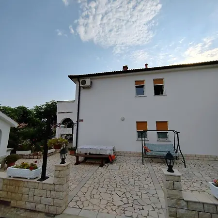 Oda ve Kahvaltı Josip