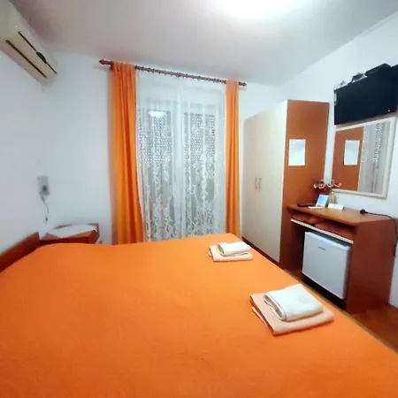 Bed & Breakfast Josip 4*