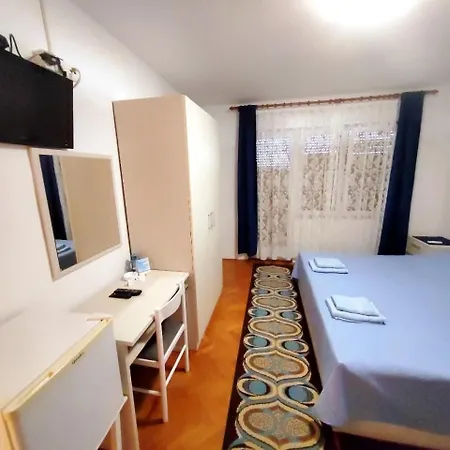 Bed & Breakfast Josip 4*